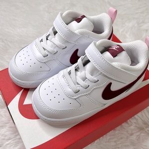 NWT NIKE Sneakers
